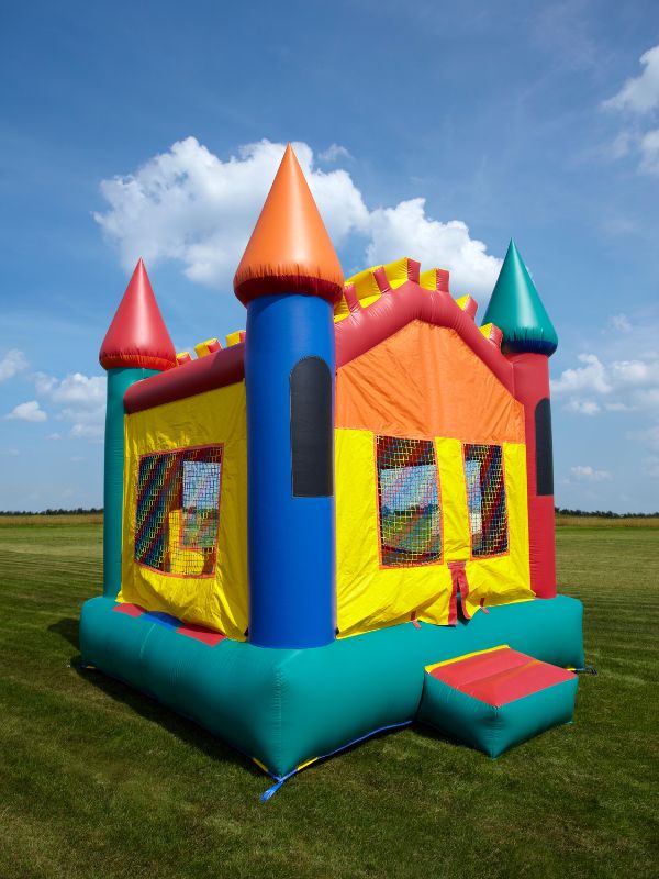 Inflatable bounce house